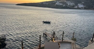 Ο Ντίνος – Μαγική θέα και θαλασσινά πρώτης ποιότητας στην Τήνο